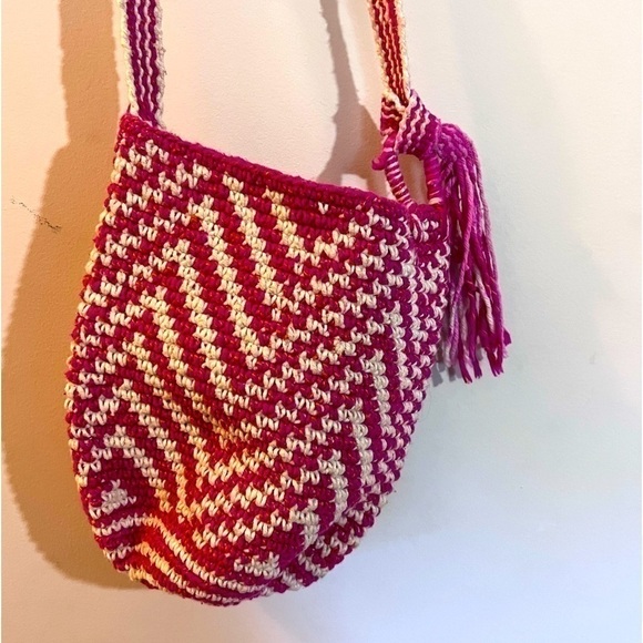 𝅺VINTAGE Macrame Crossbody pink & white adjustable strap bag (handmade) - Picture 1 of 4